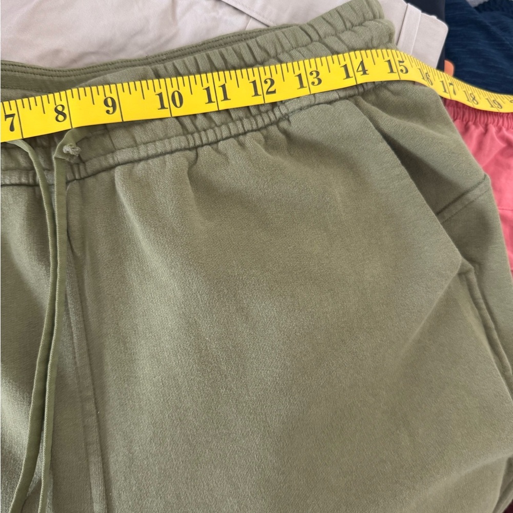 Lululemon Loungeful High Rise Wide Leg Cropped Sweatpants Womens size 8 Green - Picture 7 of 7
